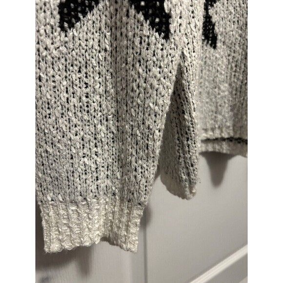 Altar'd State Women's Sweater Small/Medium White Black Stars Crew Neck Pullover - Picture 16 of 16